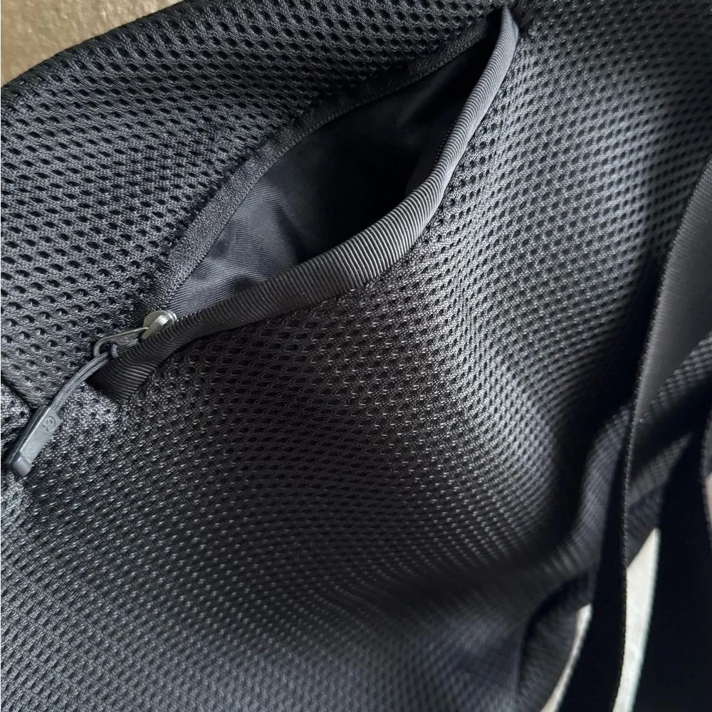 Lululemon Backpack - Picture 12 of 12